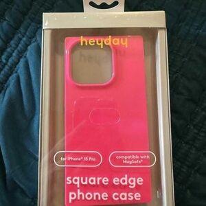 Heyday Vibrant Pink Square Edge Case for iPhone 15 Pro